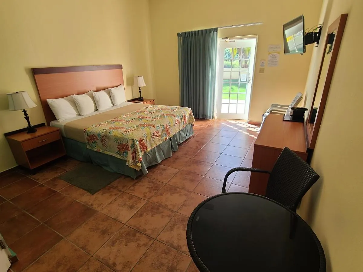 **  Hotel Lucia Beach Ябукоа Пуэрто-Рико
